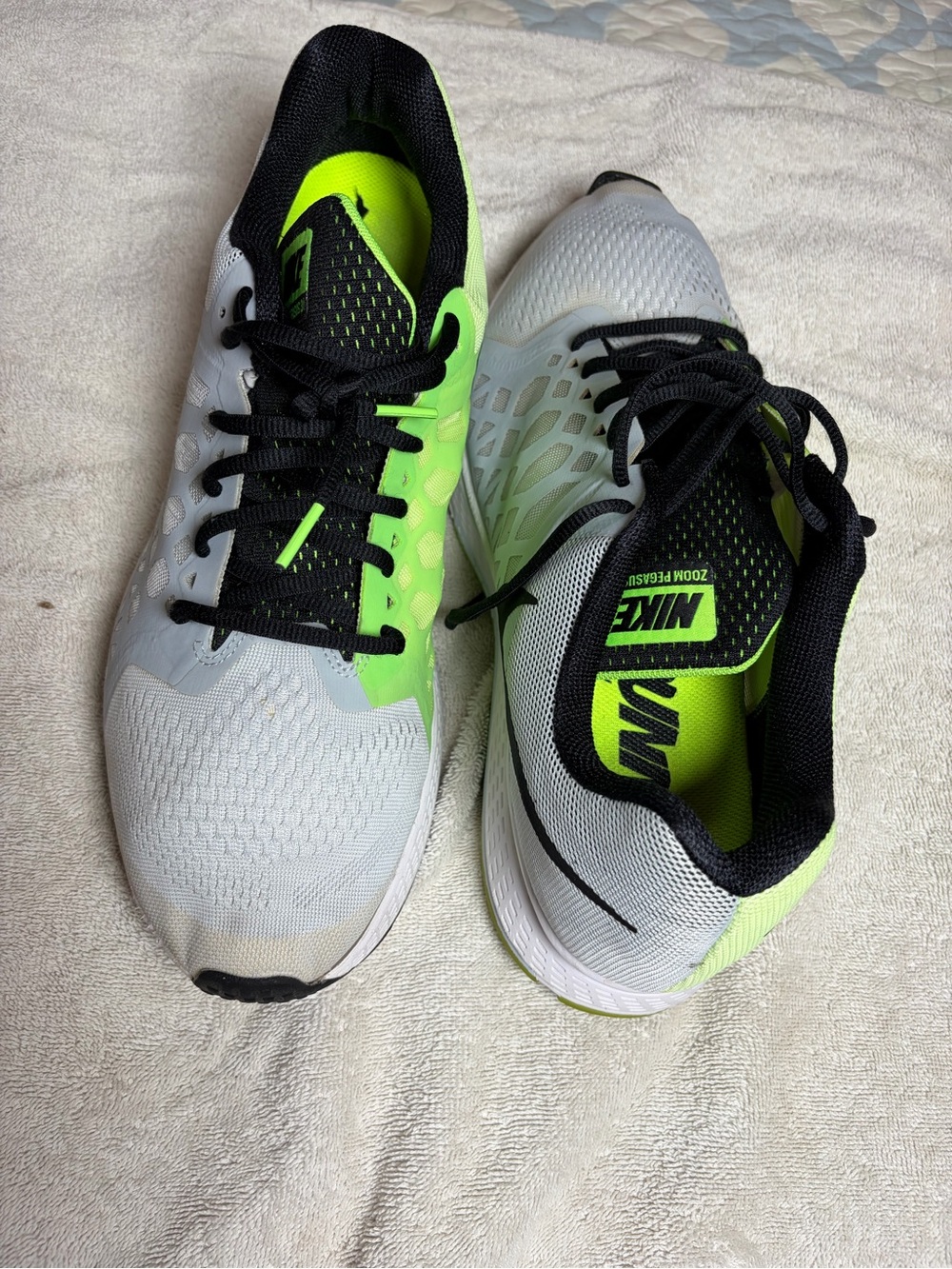 Nike Men’s Athletic Shoes - Gray and Volt